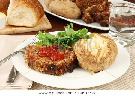Polpettone e patate al forno
