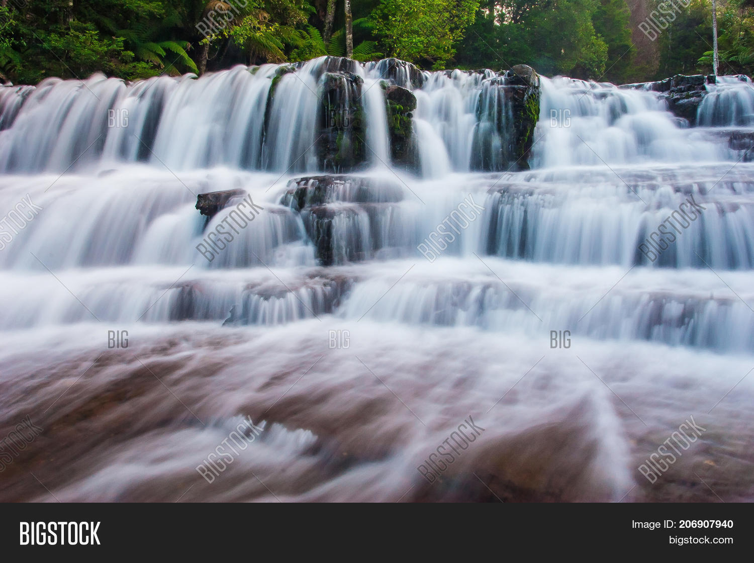 Falls a a a in c. Falls a a a in c. Водопады кинсука. Ниагарский водопад сша. Водопад сазерленд новая зеландия.