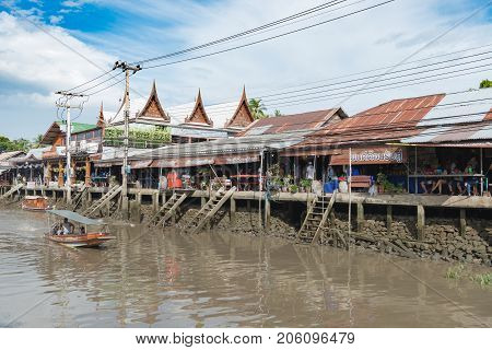 Amphawa, Thailand-27 Sep,2017: In Amphawa Floating Market In Holidays,tourism Are Travel To Amphawa,