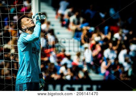 VALENCIA, SPAIN - SEPTEMBER 16: Neto during Spanish La Liga match between Levante Ud and Valencia CF at Ciutat de Valencia Stadium on September 16, 2017 in Valencia, Spain