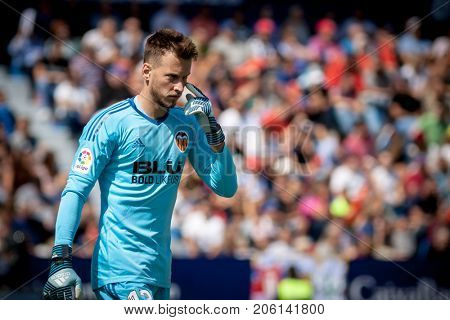 VALENCIA, SPAIN - SEPTEMBER 16: Neto during Spanish La Liga match between Levante Ud and Valencia CF at Ciutat de Valencia Stadium on September 16, 2017 in Valencia, Spain