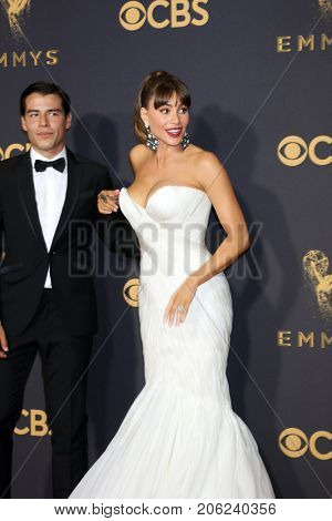 LOS ANGELES - SEP 17:  Manolo Vergara, Sofia Vergara at the 69th Primetime Emmy Awards - Arrivals at the Microsoft Theater on September 17, 2017 in Los Angeles, CA
