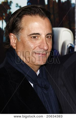 LOS ANGELES - MAR 22: Andy Garcia ankommer til Los Angeles HBO Premiere af hans måde på Paramount