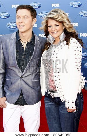LOS ANGELES - květen 25: Scotty McCreery, Lauren Alaina na finále American Idol v Nokia divadlo