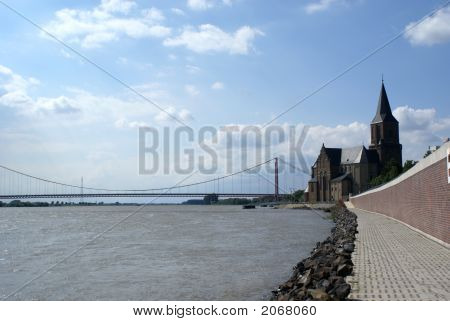 Kilise Nehri.