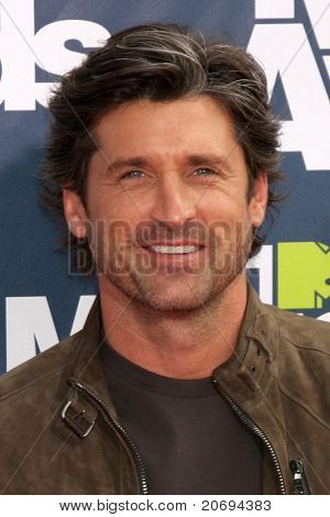 ลอสแองเจลิส - 5 jun: Patrick Dempsey เดินทางมาถึงรางวัลภาพยนตร์เอ็มทีวี 2011 ที่ Ampitheatr กิบสัน