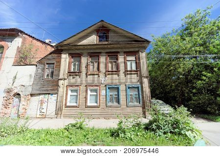 Nizhny Novgorod Russia. - June 30.2016. Wooden house on the street Nizhegorodskaya 7. An old house of old construction requires repair.