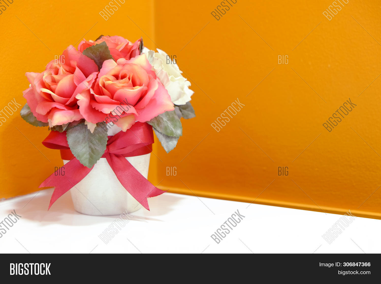 Multicolor 15 x 22 3D Rose Dont Bug Me-Happy Ladybugs On Green Background Hand Towel