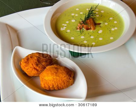 Sopa verde delicada