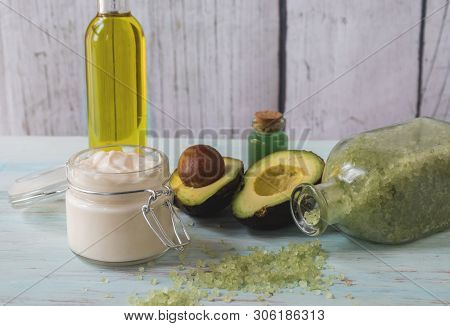 Homemade Avocado Spa With Natural Ingredients