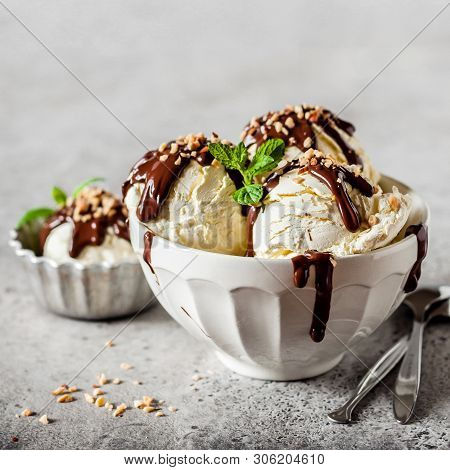 Vanilla Ice Cream Scoops With Chocolate Ganache And Chopped Nut Topping, Square