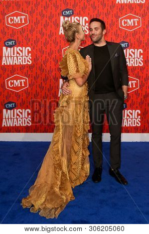 NASHVILLE - JUN 5: Sabina Gadecki (L) and Tyler Rich attend the 2019 CMT Music Awards at Bridgestone Arena on June 5, 2019 in Nashville, Tennessee.
