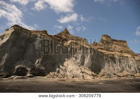 Amazing Crumbling Cliffs At Waverley Beach Near Whanganui