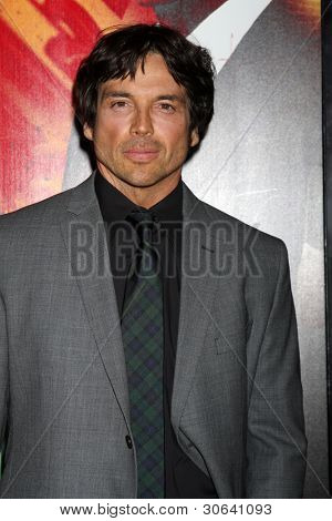 LOS ANGELES - JAN 25: Jason Gedrick anländer till den 