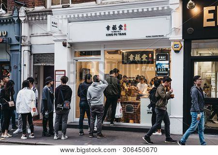 London, Uk - June 5, 2019: People Queuing For Take Away From From Xing Fu Tang Taiwan Shop In Chinat