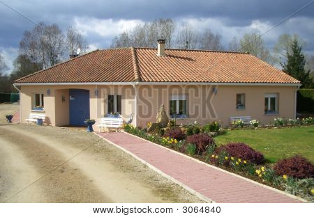 Moderne eingeschossige Haus