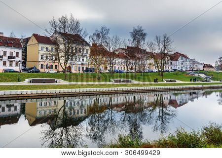 Minsk, Belarus - November 16, 2018: Traetskae Pradmestse Or Trinity Suburb On Svisloch River Bankin 