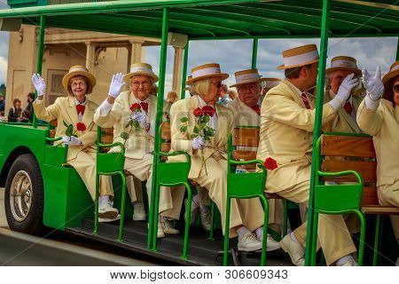 Portland Grand Floral Parade 2019