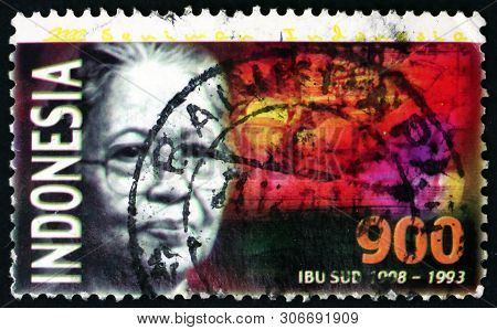 Indonesia - Circa 2000: A Stamp Printed In Indonesia Shows Ibu Sud (1908-1993), Was Indonesian Music