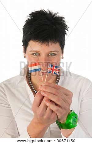 Fiatal nő, angol és holland kis zászló (focus nő)