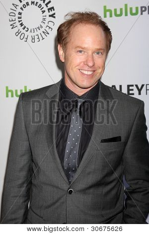 LOS ANGELES - 4 de MAR: Raphael Sbarge chega no evento 