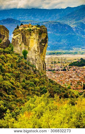 Monastery Of The Holy Trinity On Cliff. Greek Destinations. The Meteora Monasteries, Greece Kalambak