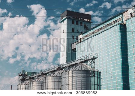 Agricultural Silos. Storage And Drying Of Grains, Wheat, Corn, Soy, Sunflower. Industrial Building E
