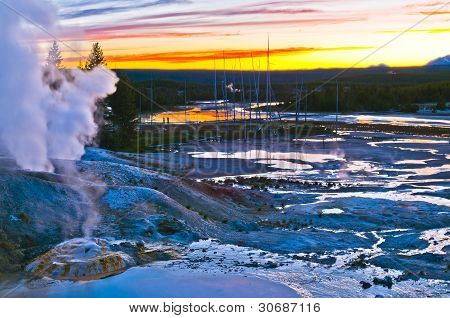 Norris Geyser Basin dopo il tramonto