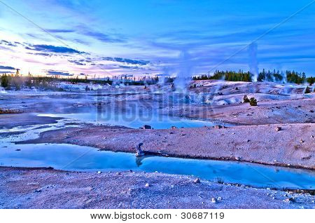 Norris Geyser Basin dopo il tramonto