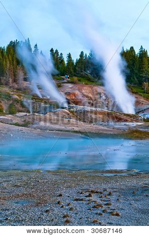 Norris Geyser Basin dopo il tramonto