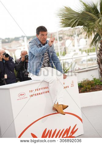  CANNES, FRANCE - MAY 18, 2019: Antonio Banderas attends the photocall for 