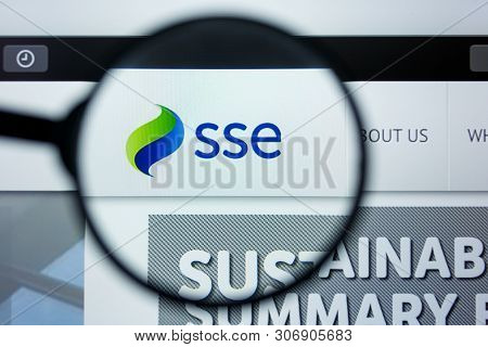 Los Angeles, California, Usa - 12 June 2019: Illustrative Editorial Of Sse Website Homepage. Sse Log