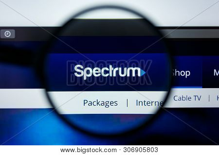 Los Angeles, California, Usa - 12 June 2019: Illustrative Editorial Of Spectrum Website Homepage. Sp
