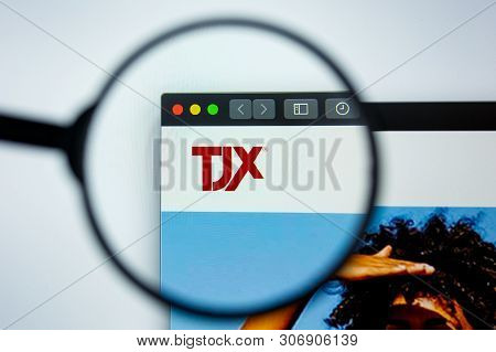 Los Angeles, California, Usa - 12 June 2019: Illustrative Editorial Of Tjx Website Homepage. Tjx Log