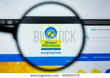 Los Angeles, California, Usa - 12 June 2019: Illustrative Editorial Of Bharat Petroleum Website Home