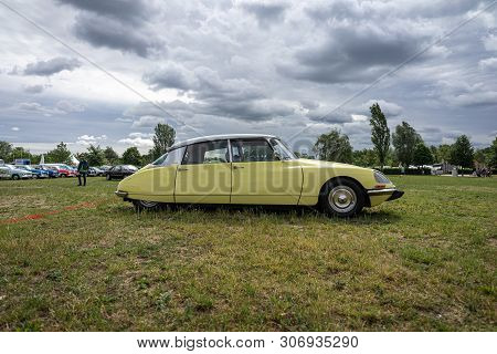 Paaren Im Glien, Germany - June 08, 2019: Executive Car Citroen Ds. Die Oldtimer Show 2019.