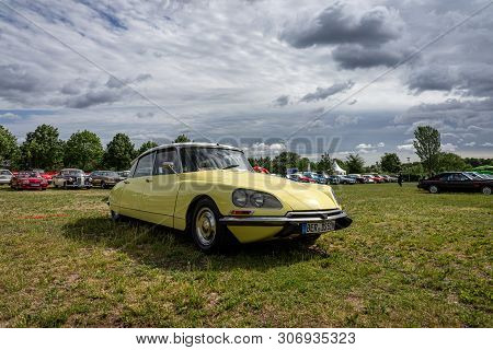 Paaren Im Glien, Germany - June 08, 2019: Executive Car Citroen Ds. Die Oldtimer Show 2019.