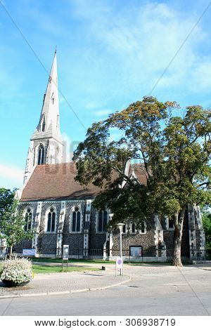 St. Alban's Church (den Engelske Kirke) And Fountain In Copenhagen, Denmark
