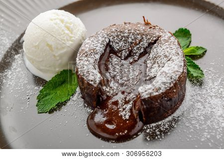 Hot Chocolate Pudding , Fondant Au Chocolat And Healthy Food