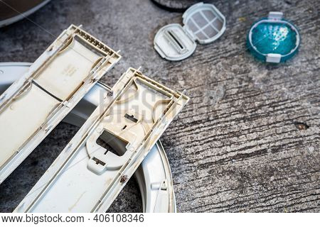 Clean The Inside Of The Washing Machine, Accessories For The Washing Machine.