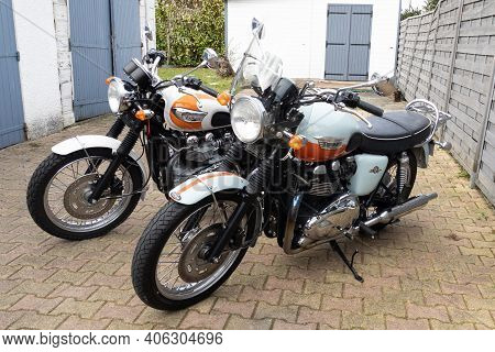 Bordeaux , Aquitaine  France - 02 02 2021 : Triumph Bonneville T100 Retro Vintage Motorbike Parked O