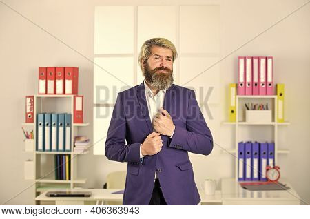 Business Success. Making Great Decisions. Identify Your Goal. Identifying Purpose Of Decision. Man M