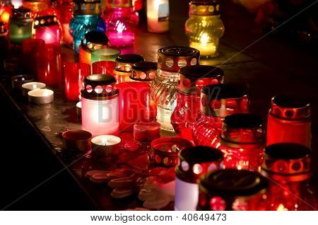 Candele sul giorno di carestia (Holodomor) vittime In Ucraina