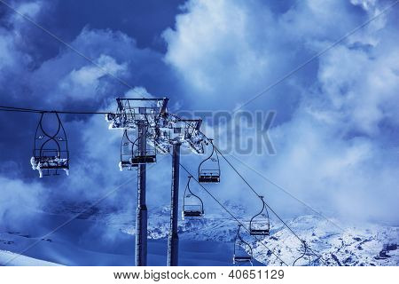 Foto stolelift på luksus ski resort i Faraya bjerge, aktiv livsstil, vintersport, jul