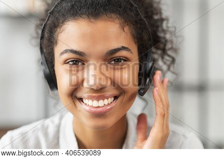 Headshot Portrait Close-up Smiling African American Woman Support Service Operator In Headset Wirele