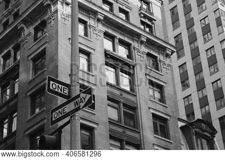 New York City Traffic Signalisation With Buildings In The Background
