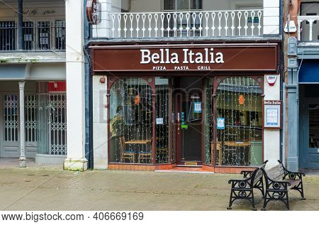 Chester; Uk: Jan 29, 2021: The Bella Italia Restaurant On Eastgate Street Is Temporarily Closed Duri