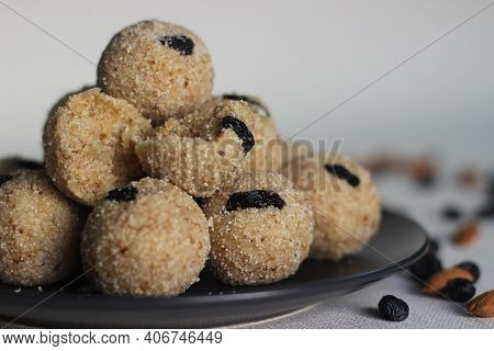 Rava Laddu Is A South Indian Sweet Made With Semolina, Sugar, Ghee, Cashews And Raisins.
