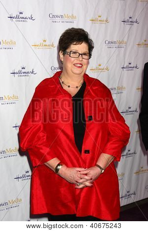 LOS ANGELES - JAN 4: Debbie Macomber kommt bei der Hallmark Channel 2013 Winter TCA Party. bei Hunt