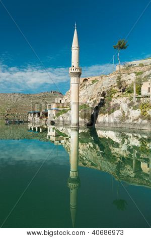 Verzonken dorp Halfeti in Gaziantep, Turkije